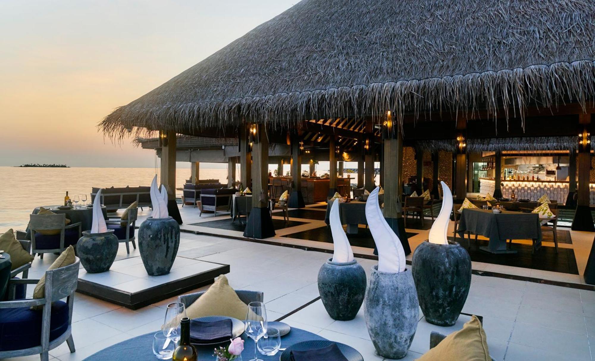 Grand Park Kodhipparu Maldives Hotell Baros Island Exteriör bild