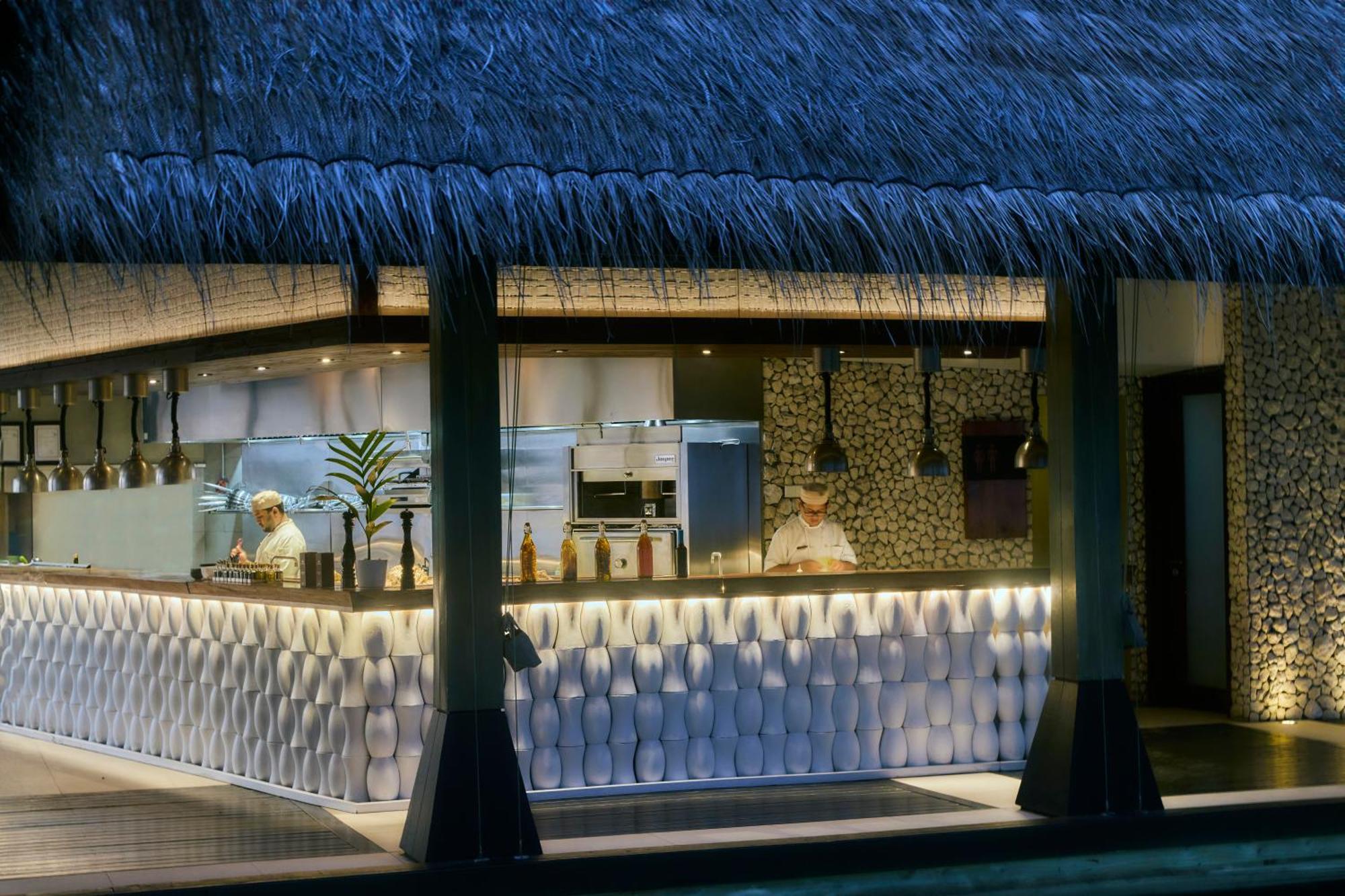Grand Park Kodhipparu Maldives Hotell Baros Island Exteriör bild