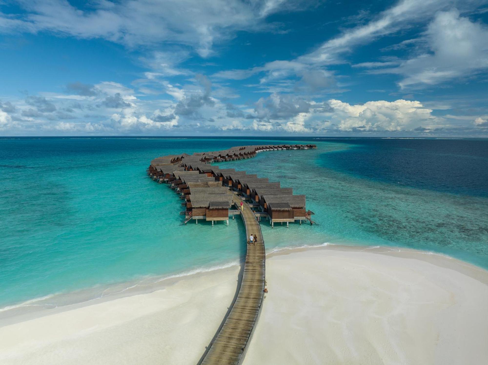 Grand Park Kodhipparu Maldives Hotell Baros Island Exteriör bild