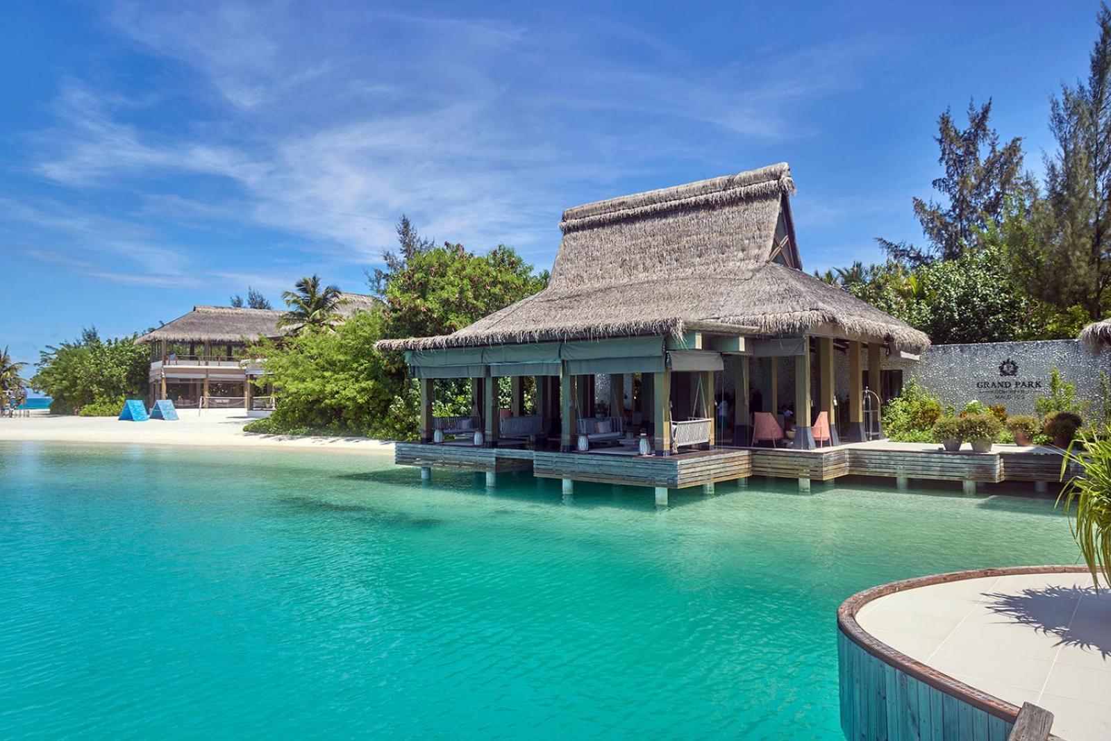 Grand Park Kodhipparu Maldives Hotell Baros Island Exteriör bild