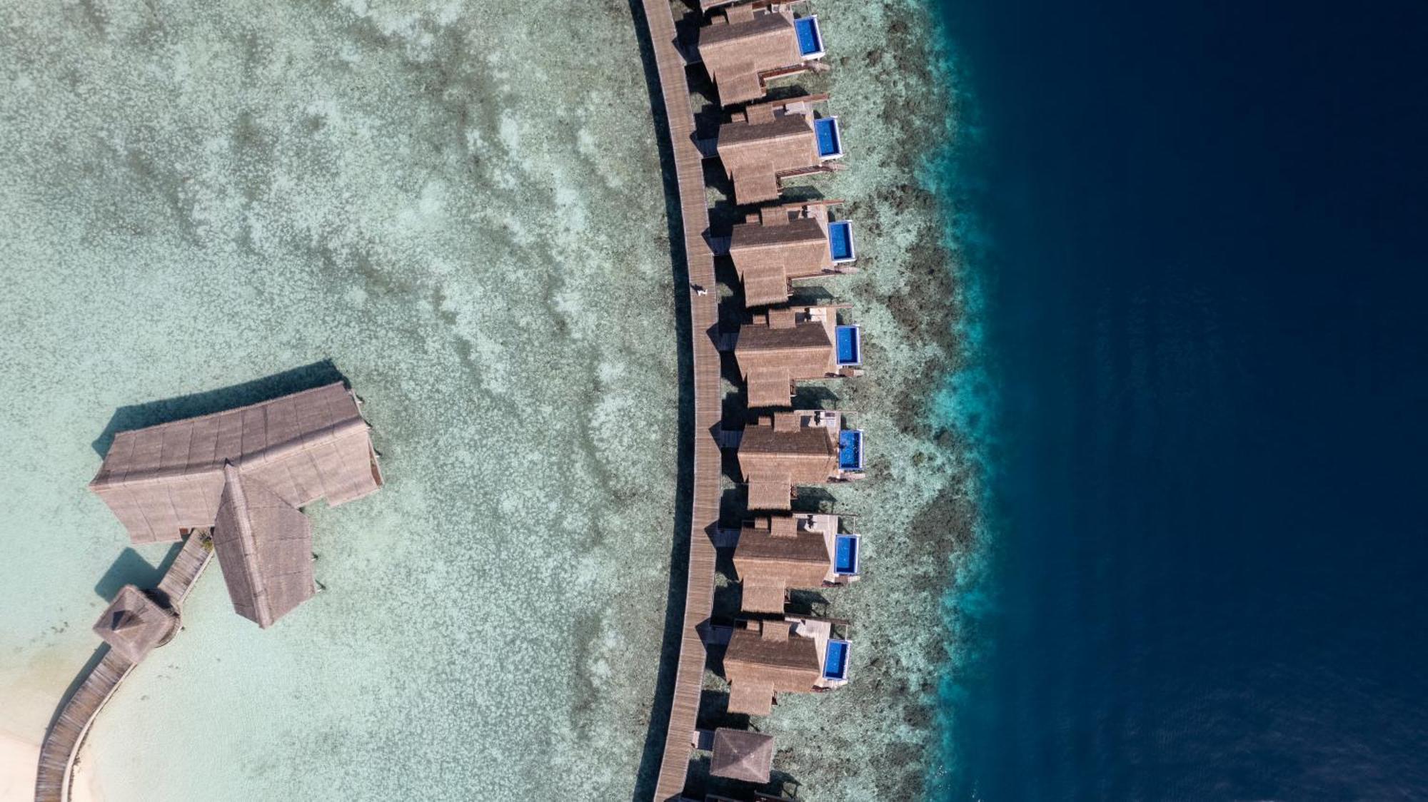 Grand Park Kodhipparu Maldives Hotell Baros Island Exteriör bild